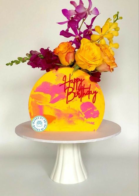 Birthday cake decor inspo, cute cakes, floral cakes, birthday cakes ideas, cake decorating Bright Floral Cake, Half Circle Cake Designs, Half Cake Design, Top Forward Cake, Arch Cake, Birthday Cake For Women Simple, Cakes Floral, Half Cake, Circle Cake