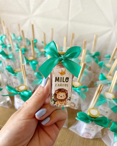 Souvenirs para el cumple de Milo 🦁🌿 . Difusores de aroma y cajitas piramides para souvenirs ✨ . 📲 Escribime y hacemos los tuyos personalizados! . #difusordeambiente #aromas #animalitosdelaselva #cumpleaños #souvenirs #souvenirspersonalizados #uruguay🇺🇾 Baby Shower Souvenirs Ideas, Souvenir Baby Shower, Ideas Souvenirs, Baby Shower Souvenirs, Baby Shawer, Baby Shower, Shower, On Instagram