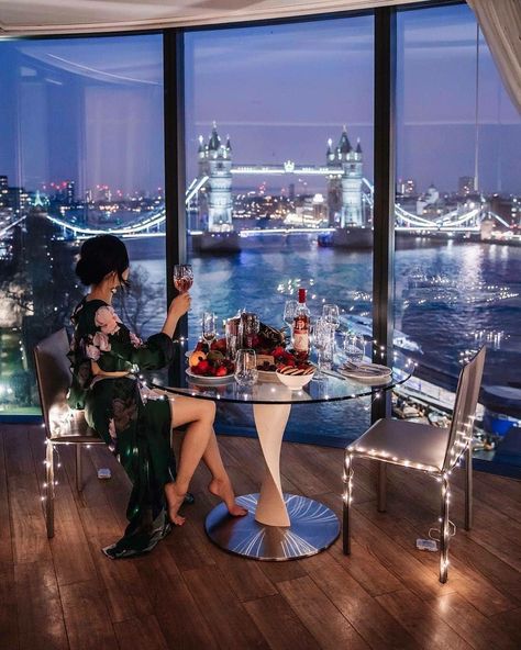 Baecation Cheval Three Quays, Expensive Travel, Boujee Lifestyle, Girl Money, Luxury Lifestyle Couple, Drømme Liv, Luxury Lifestyle Girly, Wealthy Lifestyle, Boujee Aesthetic