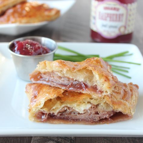 Baked Puff Pastry Monte Cristo Sandwich Recipe Baked Puff Pastry, Monte Cristo Sandwich Recipe, Spinach Puff Pastry, Monte Cristo Sandwich, Puff Pastry Crust, Best Pasta Dishes, Pastry Crust, Monte Cristo, Puff Pastry Recipes