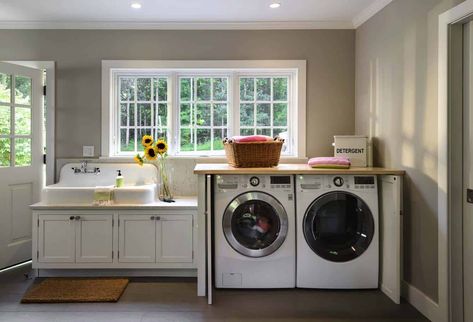 Cottage Laundry Room, Contemporary Laundry Room, Pink Laundry Rooms, Laundry Nook, Country Laundry Rooms, Laundry Room Storage Shelves, Stylish Laundry Room, Farmhouse Laundry, Farmhouse Laundry Room