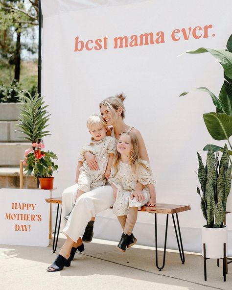 Mother Day Backdrop Ideas, Mother’s Day Decorations Ideas, Mothers Day At Church Ideas, Mother's Day Backdrop Decor, Mom Photo Backdrop, Mothers Day Events, Mother Day Church Ideas, Mothers Day Church Decorations, Mothers Day Backdrop Ideas Church