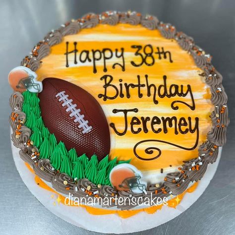 Football Cookie Cake, Football Cake Design, Rugby Party, Happy 38 Birthday, Sports Cakes, Football Cookies, 38th Birthday, Sport Cakes, Football Cake