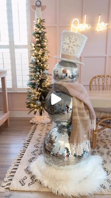 Jane Rockett on Instagram: "A disco ball snowman is my kind of snowman ⛄️ 🪩⛄️ ❄️ Such a cool idea by @stephaniehannablog 👏 . . . #discoball #discoballsnowman #snowman #snowmanmaking #moodoftheday #rockettstgeorge #rockettstgeorgestyle #diychristmas #diyhomedecor #interiordesign #makeeverythingbeautiful #coolideas #diydecor #myfestivehome #interior123 #myhomevibe #mydomaine #quirkydecor #quirkyinteriors #myhomevibe #myeclecticmix" Disco Snowman, Disco Ball Snowman, Disco Ball Snowman Diy, Disco Christmas Party, Disco Ball Christmas, Diy Disco Ball, Christmas Parade Floats, Quirky Decor, Diy Snowman