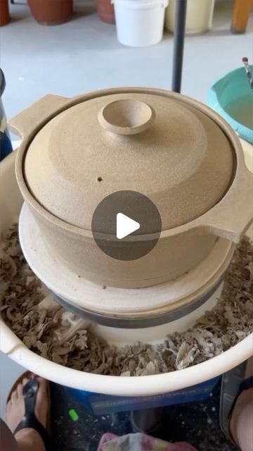 Sabine Grützke on Instagram: "Casserole in the making. Day two means trimming and mounting. Due to the design I was inspired by @shinobu.hashimoto who makes not only so beautiful vessels… ….  #potterylove #kitchenaccessories #functionalpottery #claylove #stoneware #casserole #sabine_gruetzke_ceramics #duesseldorf #dowhatyoulove #dowhatmakesyouhappy  #whiteclay" Casserole Pottery Ceramics, Pottery Casserole Handles, Container With Lid Ceramics, Ceramic Vessel With Lid, Lidded Container Ceramics, Ceramic Handles, Ceramic Casserole, Functional Pottery, What Makes You Happy