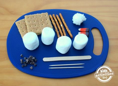 Snowman Marshmallows Craft, Marshmellow Snowman, Winter Activity For Kids, Snowman Treats, Marshmallow Crafts, Winter Snack, Snowmen Activities, Marshmallow Snowman, Easy Christmas Treats