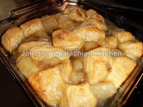 Grand Biscuit Recipes, Apple Pie Filling Recipes, Canned Apple Pie Filling, Cream Of Broccoli Soup, Pie Filling Recipes, Food Post, Cake Mug, Canned Apples, Easy Homemade Pizza