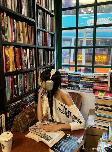 #books #pose #bookstore #photography #downtown Bookstore Poses, Bookstore Pictures Aesthetic, Working At A Bookstore, Photos In Bookstore, Bookstore Pictures Instagram, Bookstore Cafe Owner Aesthetic, Bookstore Inspo Pics, College Aesthetic, Academic Motivation