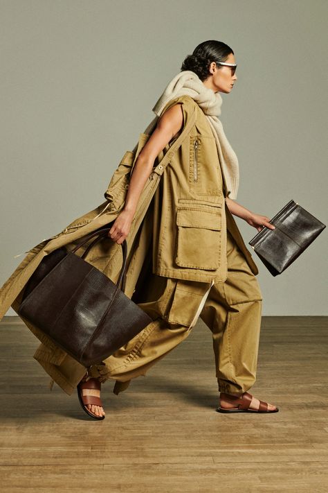 Co Spring 2025 Ready-to-Wear
https://www.vogue.com/fashion-shows/spring-2025-ready-to-wear/co-2-3/slideshow/collection#4 Women Editorial, Vest Style Women, Cotton Maxi Skirts, Spring 2025, Workwear Jacket, Leather Sandals Flat, Runway Looks, Cotton Maxi, How To Make Clothes