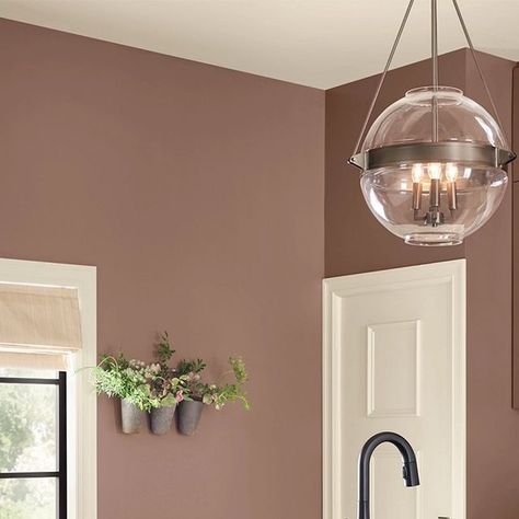 HGTV Home® by Sherwin-Williams on Instagram: "This Hot Cocoa (HGSW6047) kitchen is the perfect place to gather with loved ones during the holiday season! Considering this cozy shade for your next painting project? Follow the link in our bio to order your free color chip!   • Color featured: Hot Cocoa (HGSW6047) available exclusively at @loweshomeimprovement.​​ • ​​ • ​​ • ​​ #HGTVHomebySW #DIY #HousePainting #HomePainting #HomeStyle #InstaHome #InteriorPainting #Kitchen #Autumn #InteriorDesign #VintageHomestead" Hot Cocoa Paint Color, Sherwin Williams Hot Cocoa, Color Chip, Sherwin Williams, Interior Paint, Painting Projects, Free Coloring, Hot Cocoa, Loved Ones