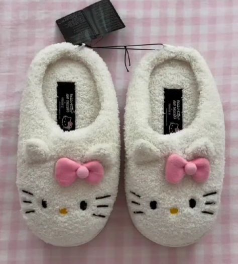 Hello Kitty Slippers, Kitty House, Emo Accessories, Pink Academia, Hello Kitty Bedroom, Hello Kitty Videos, Hello Kitty Shoes, Hello Kitty House, Hello Kitty Aesthetic