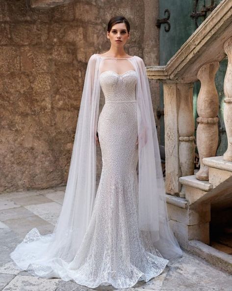 28 Most Unique Wedding Dresses That We Have Ever Seen European Wedding Dresses, Baju Kahwin, Muslimah Wedding Dress, Cape Wedding Dress, Bridal Cape, Dream Wedding Ideas Dresses, Winter Wedding Dress, A Wedding Dress, Gorgeous Wedding Dress