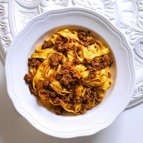 Tagliatelle Bolognese, the Traditional Recipe - La Cucina Italiana Tagliatelle Bolognese, Ragu Bolognese, Sauce Bolognaise, Pulled Beef, Bolognese Recipe, Beef Pasta, Pasta E Fagioli, Bolognese Sauce, Weekend Meals