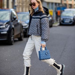 Target Lover | Former Blogger (@therealdarlinikki) • Instagram photos and videos Tiffany Hsu, Cropped Outfits, Puffer Jacket Style, Dior Jacket, Denim Jacket Outfit, Cropped Puffer Jacket, Extra Long Sleeves, Influencers Fashion, High Rise Leggings