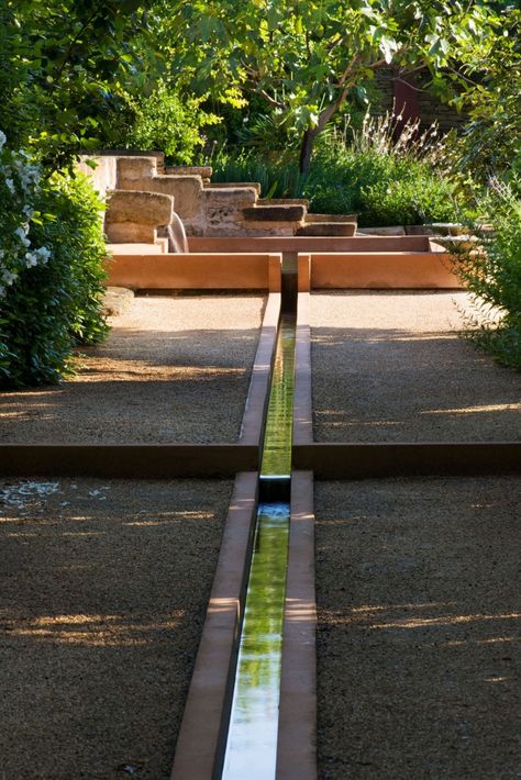 la-noria-photo-clive-nichols-8 Water Features In The Garden, San Francesco, Garden Landscape Design, Garden Landscape, The South Of France, Contemporary Fine Art, Zen Garden, Landscape Architect, Outdoor Design