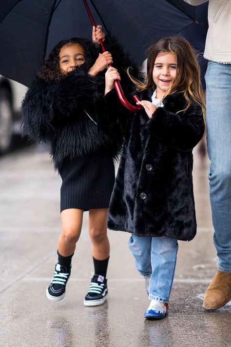 Cutest Kardashian Kids: Photos Of Dream, Saint West & More – Hollywood Life Celebrity Baby Fashion, Jenner Kids, Estilo Kardashian, Saint West, Luxury Lifestyle Fashion, Kardashian Kids, Kardashian Family, Super Rich Kids, Celebrity Kids