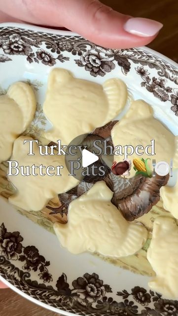 Sweet Savings and Things®️ on Instagram: "🦃Comment “BUTTER PATS” and I’ll send you the link to shop everything I used to make these super cute Turkey shaped butter pats for my Thanksgiving table! 

🧈I can’t believe it IS butter! This butter mold tray makes elevating your Thanksgiving plate a smooth (and creamy!) process. P.S. - I used spreadable (not stick) butter for this!d it in the miroctor

#butter #buttermold #butterhack #thanksgiving #thanksgivingcraft #thanksgivingdiy" Thanksgiving Butter, Thanksgiving Plate, Thanksgiving Plates, Butter Pats, Cute Turkey, Stick Butter, Butter Molds, Thanksgiving Diy, Tasty Baking