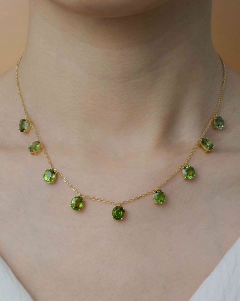 gradient green tourmaline station necklace Customizable Necklace, Simple Jewellery, Neck Pieces Jewelry, Peridot Color, Fancy Jewelry Necklace, Gift For Yourself, Silver Jewelry Design, Tourmaline Necklace, Classy Jewelry