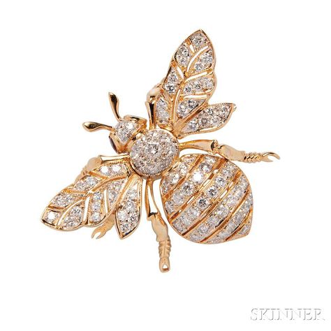 18kt Gold and Diamond Bee Brooch. | Lot 476 | Auction 2993B | Sold for $1,599 Insects Jewelry, Duck Jewelry, Bee Jewellery, Honey Bee Jewelry, Bee Sweet, Girls Things, Bee Embroidery, Bee Jewelry, Bee Brooch