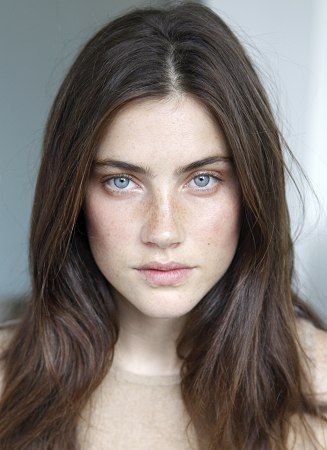 anna speckhart Anna Christine, Beautiful Freckles, Dry Skin On Face, Female Character Inspiration, The Society, Pale Skin, Girl Face, Beautiful Eyes, Dark Hair