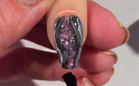 Agate Nails, Geode Nail Art, Amethyst Nails, Geode Nails, 2022 Nails, Building Things, Nail Academy, Nail Goals, Art Deco Nails