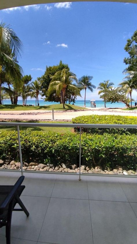 🇯🇲🇯🇲🇯🇲 RIU PALACE TROPICAL BAY - NEGRIL, JAMAICA! 🇯🇲🇯🇲🇯🇲 An all-inclusive beachfront paradise, RIU Palace Tropical Bay is where I send my clients that are looking for the best and their budget is a little tight. This hotel is in Seven Mile Beach! The rooms are modern and comfortable, with plenty of space to relax. If its chilling by the pool or lounging on the beach, the vibe is always tropical. Multiple restaurants and bars, you’ll never run out of great food or drinks. RIU Palace Tro... Riu Palace, Negril Jamaica, Negril, Great Food, The Vibe, All Inclusive, Jamaica, Great Recipes, Palace