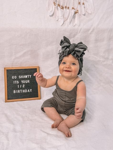 6 Month Photoshoot Ideas Babygirl, Diy 6 Month Photoshoot, 1/2 Birthday Ideas, Half Way To One Photoshoot, Six Months Baby Photoshoot, 1/2 Birthday, Half Birthday Photoshoot, 2nd Birthday Pictures, Six Month Baby