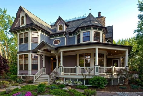 Women's News. Feminized. Victorian Home Exterior, American Home Design, Victorian Exterior, Victorian Style House, Victorian Style Homes, Casas Coloniales, Traditional Exterior, Victorian Architecture, Victorian Design