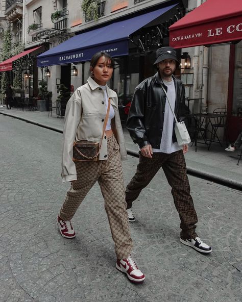 Guy Street Wear, Couple Outfits Streetwear, Aesthetic Outfits Autumn, Couple Aesthetic Outfits, Couples Streetwear, Paris Fits, Streetwear Poses, Paris Shoot, 70s Vogue