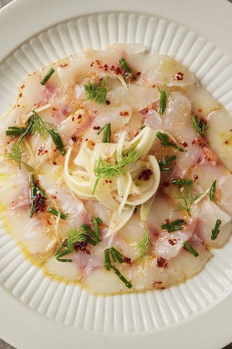 Sea Bream Recipes, Raw Fish Recipes, Carpaccio Recipe, Sashimi Recipe, Sea Bream, Raw Fish, Fresh Fish, Pink Grapefruit, Recipes From Heaven