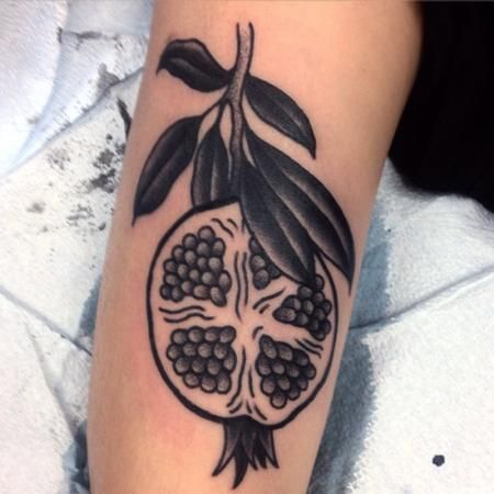 Traditional Thigh Tattoo, Traditional Tattoo Arm, Pomegranate Tattoo, Disney Sleeve Tattoos, Secret Tattoo, Fruit Tattoo, Vintage Tattoo Design, Tattoo Old School, Vine Tattoos