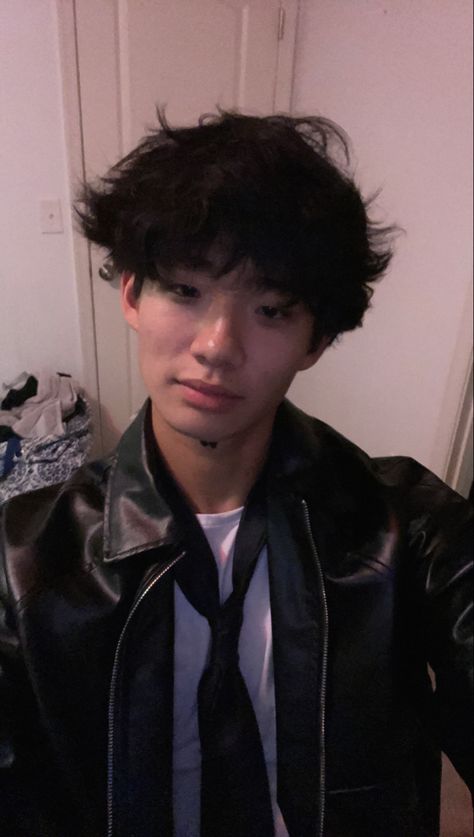 Anime Boy Hairstyle, Script Shifting, Hayden Lee, Masc Haircuts, Boy Type, Ideas Background, Boy Hairstyle, Anime Boy Hair, Asian Guys