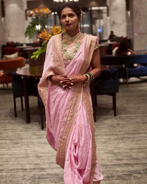 Maharashtrian nauvari kashibai look for engagement or wedding cerwmony Kashibai Look, Maharashtrian Engagement Look, Western Saree, Indo Western Saree, Baby Pink Wedding, Engagement Look, Nauvari Saree, Simple Saree Designs, Indian Bride Outfits