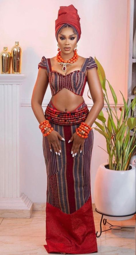 Liberian Clothes, Nigerian Traditional Dresses, Hausa Bride, Igbo Bride, Ankara Dress Designs, Nigerian Bride, Afrocentric Fashion, African Bride, African Traditional Wedding