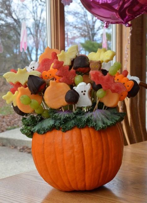 Fruit Ideas, Halloween Fruit, Halloween Baby Shower Theme, Halloween Appetizers, Creation Art, Healthy Halloween, Fruit Arrangements, Halloween Snacks, Halloween Desserts