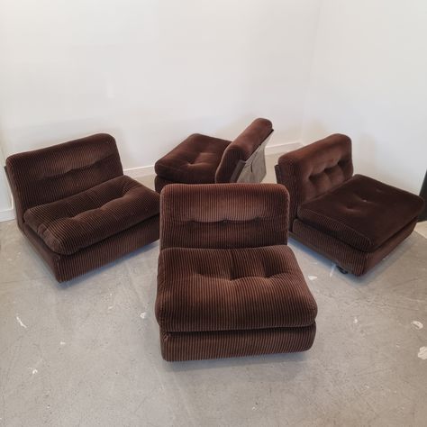 Listed on VNTG.com: B&B Italia Amanta set of 4 brown chocolat elements by Mario Bellini, 1960s | #vntg #vintage B&b Italy, Bb Italia, Aesthetic Lover, Mario Bellini, Interiors Dream, Furniture Details, Easy Chair, Bellini, B & B