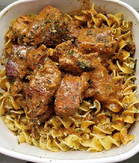 Pork Stroganoff Recipes, Slow Cooker Stroganoff, Casserole With Beef, Pork Stroganoff, Stroganoff Recipes, Stroganoff Casserole, Easy Delicious Casseroles, Meatball Stroganoff, 2023 Recipes