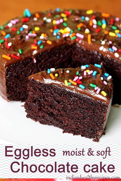 Eggless chocolate cake recipe | How to make eggless cake Wacky Cake, Eggless Chocolate Cake, Eggless Cake Recipe, Eggless Desserts, Chocolate Cake Recipe Easy, Eggless Recipes, Eggless Baking, Torte Cupcake, Dessert Aux Fruits