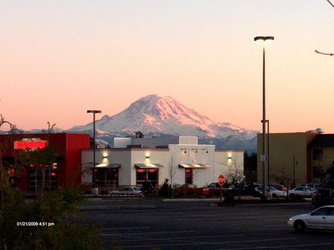 Federal Way, Washington - 2001-2003. Mt. Rainier is the foreground. Is beautiful no matter where you look at it. Federal Way Washington, Mt Rainer, Evergreen State, Mt Rainier, Travel Nursing, Mount Rainier, Pacific Northwest, North West, Olympia