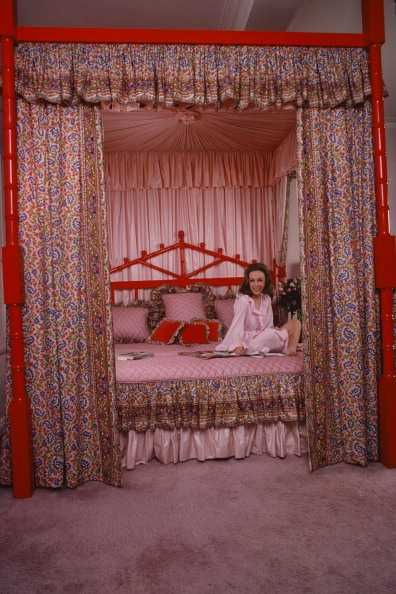 Shanghai Apartment, 70s Kitsch, Helen Gurley Brown, Cowboy Disco, Celebrity Bedrooms, Groovy Decor, Leigh Bowery, Pink Baddie, Daily Planner Design