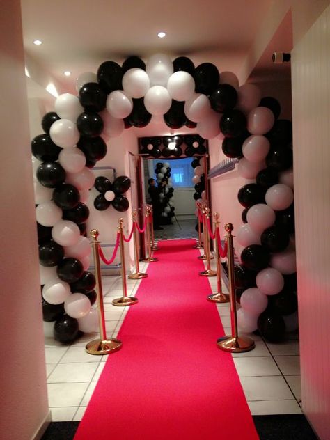 Black and White balloon columns Black And White Party Decorations, Birthday Dogs, White Party Theme, Black And White Balloons, Black And White Party, Red Birthday Party, White Party Decorations, Sweet 16 Themes, Black White Parties