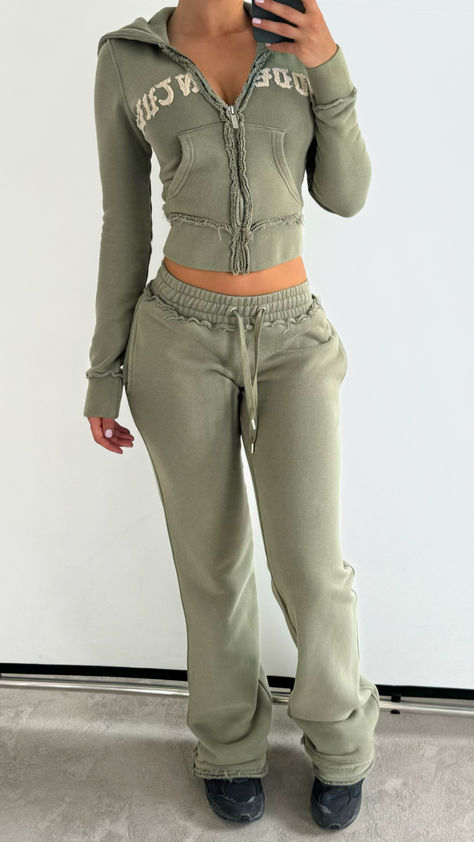 Sweatsuit Set Outfit, Sweatsuit Sets Women, Wool Two Piece Outfit, Hidden Cult Set, Woman Set Outfit, Cool Tracksuits, Tracksuits Outfits Women, Hidden Cult Tracksuit, Two Piece Legging Outfit