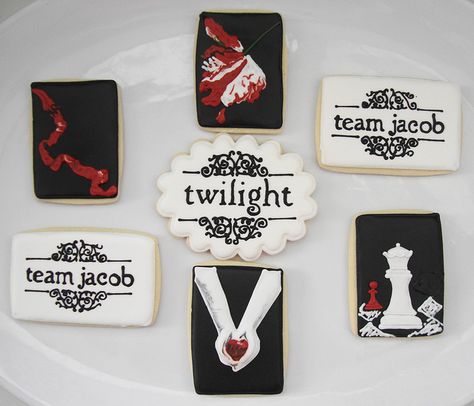 Twilight Cookies, Twilight Cake, Twilight Party, Bachelorette Cookies, Team Jacob, Birthday Party Food, Creatures Of The Night, The Twilight Saga, Food Themes