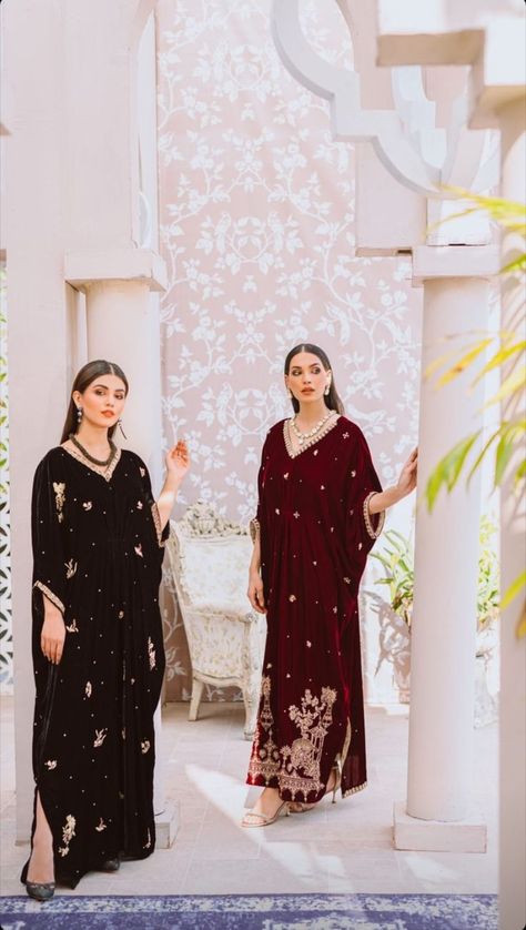 Arabian Nights Dress, Velvet Kaftan, Velvet Long Dress, Kaftan Designs, Velvet Dress Long, Bridal Dresses Pakistan, Pakistani Fashion Casual, Pakistani Wedding Outfits, Pakistani Fancy Dresses