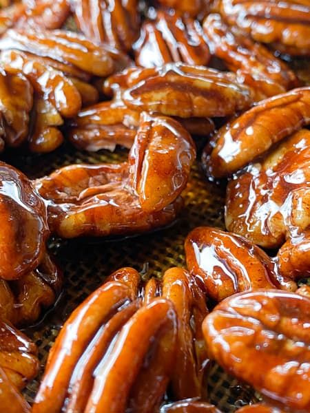 Cinnamon Sugar Glazed Pecans, Seasoned Pecans Recipe, Holiday Pecans, Salad Recipes With Egg, Glazed Nuts Recipe, Potatoes Ideas, Freeze Potatoes, Candied Pecans Easy, Honey Pecans