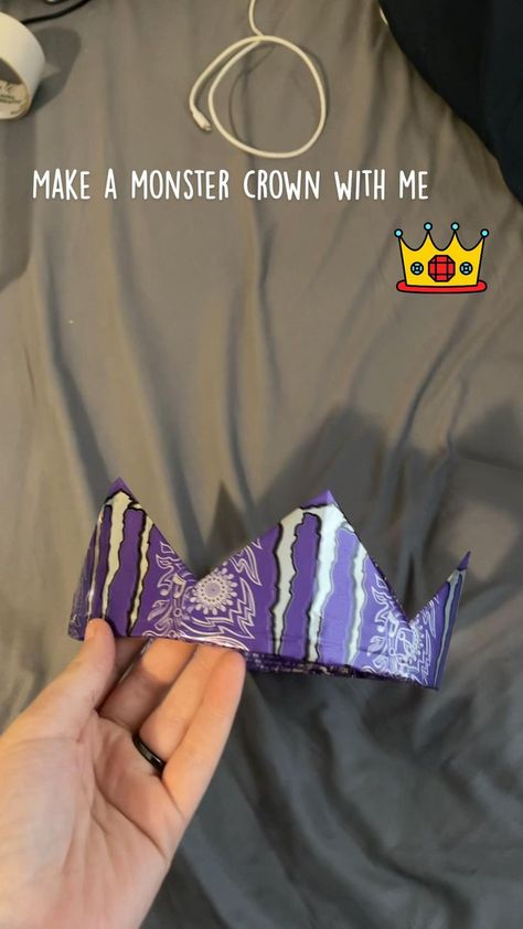 Things You Can Do With Monster Cans, Monster Crown Tutorial, Pop Tab Crown Tutorial, Crafts To Make With Monster Cans, How To Make A Monster Energy Mask, Monsters Cans Ideas, Monster Can Necklace, Monster Can Ring, Monster Energy Accessories