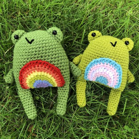 How to Crochet Pride Frog - Free Pattern Pride Frog, Crochet Summer Ideas, Frog Ideas, Pride Crochet, Amigurumi Frog, Stuff To Crochet, Snake Crochet, Crochet Snake, Fox Crochet