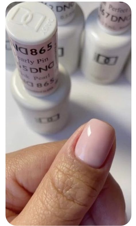 Dnd Pink Gel Polish Colors Swatches, Cream Opi Nail Polish, Dnd Gel Polish Nail Designs, Vintage Lace Nail Color, Ball Gown Nails, Dnd Funny Bunny, Havana Cream Nails Dnd, Dnd Gel Polish Colors Pedicure, Sheer Dnd Gel Polish