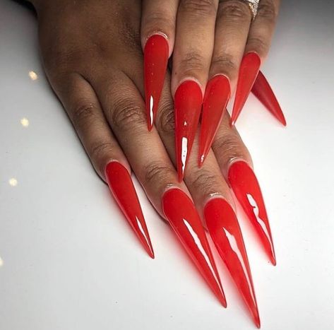 Instagram photo by Worldnailslong • Nov 4, 2019 at 6:52 AM Red Stelitto Nails Long, Red Jelly Stiletto Nails, Stiletto Red Nails, Red Pointy Nails, Red Stiletto Nails Designs, Red Nails Stiletto, Red Stiletto Nails, Long Red Nails, Stilleto Nails Designs