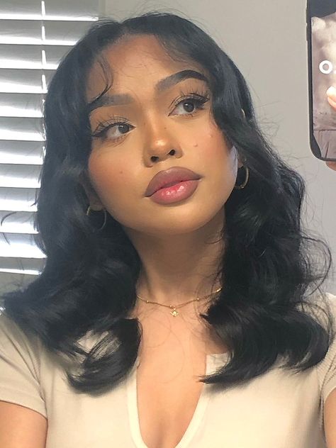 🐝 on Twitter: "i love makin it look like i have some bangs w/o having to cut it 🧍🏻‍♀️ https://t.co/MYlId4tEDA" / Twitter Round Face Shape, Cute Makeup Looks, Round Face Haircuts, Hairstyles For Round Faces, Baddie Hairstyles, Cut It, Pretty Makeup, Aesthetic Hair, Cute Makeup